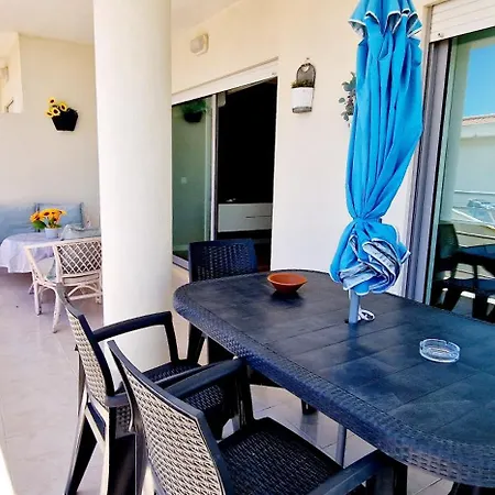 Fantástico T2 Perto Da Da Falésia, Apartamento *